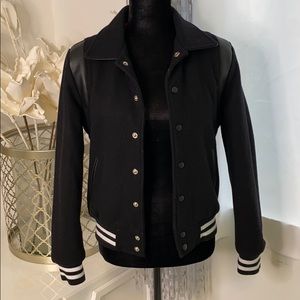 ❇️ BLACK AND WHITE VARSITY JACKET WITH RED LINING